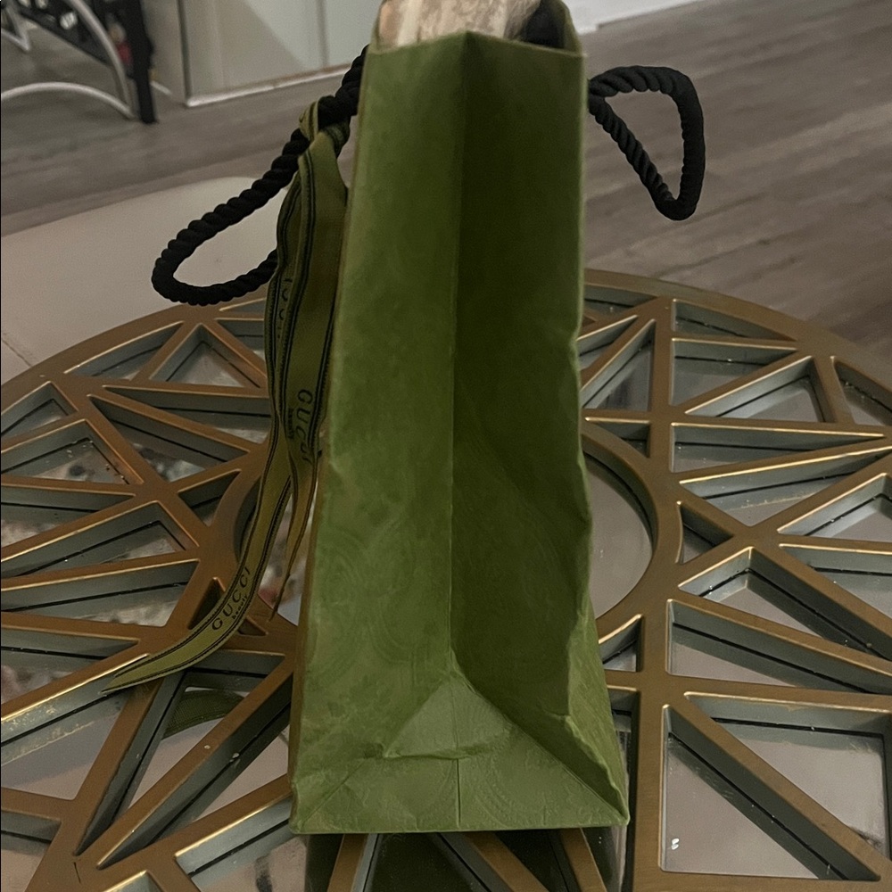 Gucci Beauty Olive Green Gift Bag with Ribbon - Picture 7 of 9